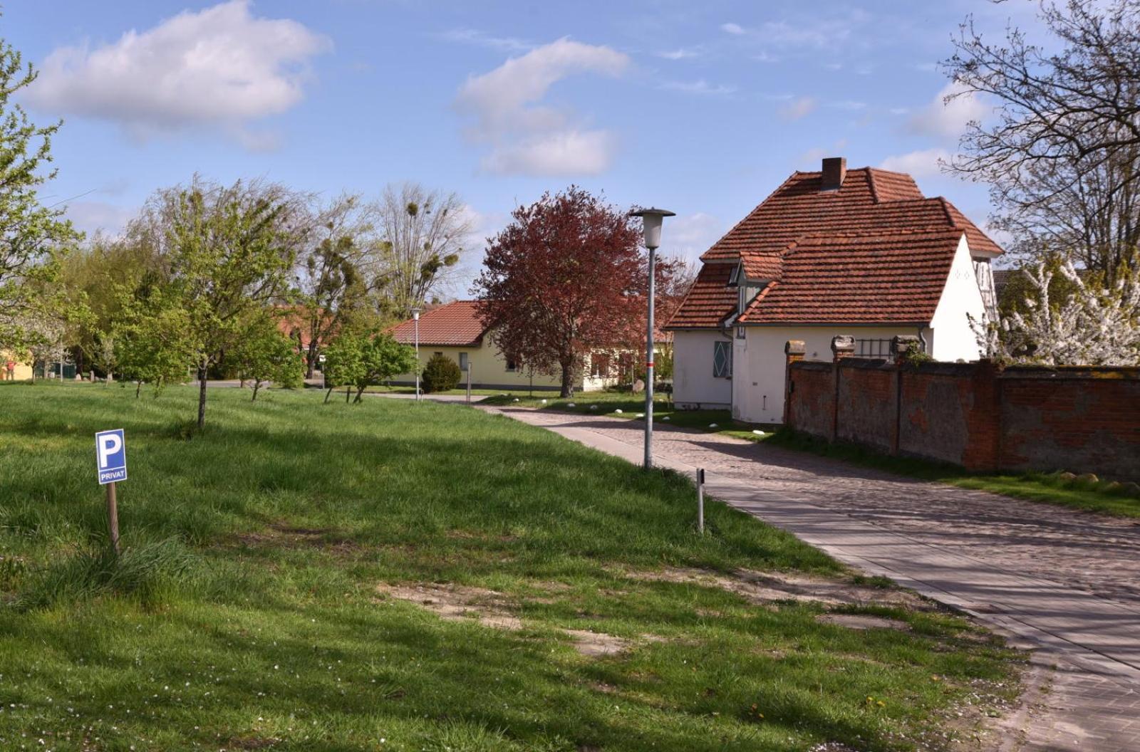 Forsthaus Lelkendorf / Ferienwohnung Exterior foto